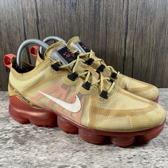 Nike Air Vapormax 2019 Lace Up Running Shoe Club Gold AR6631-701 Size US 7.5